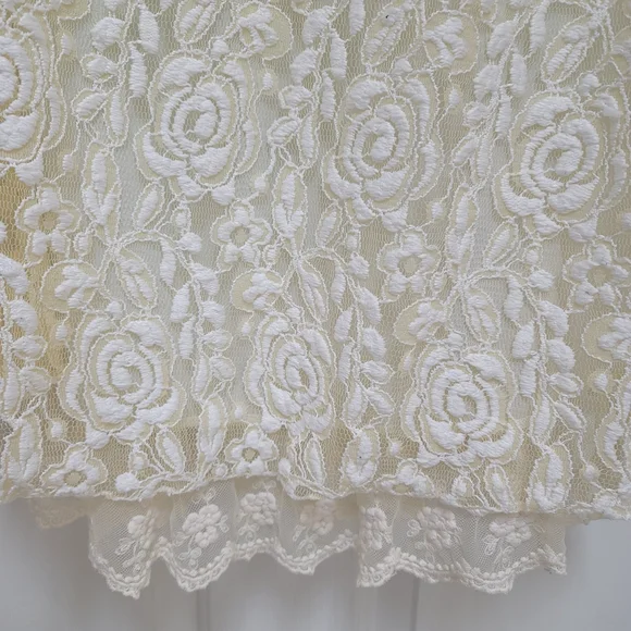 Pretty Angel Ivory Floral Lace Top - Picture 6 of 6